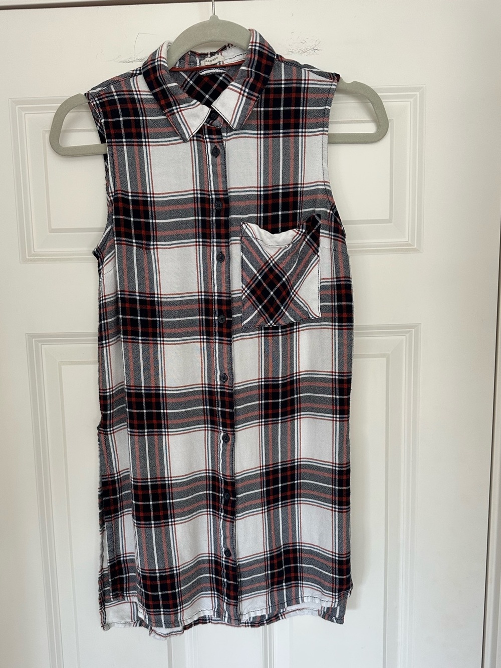 Sleeveless Plaid Button-Front Shirt/vest dress in White, navy and rust.